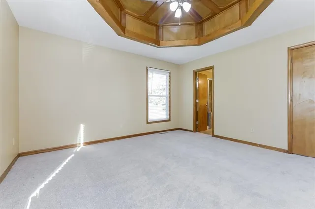 $2,360 | 4050 Southwest La Harve Drive, Lee's Summit, MO 64082