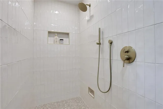 $975,000 | 681 Hampton Place Southwest, Marietta, GA 30064