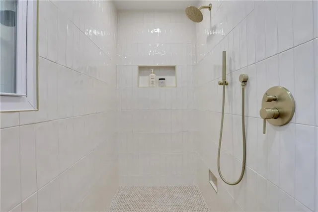 $975,000 | 681 Hampton Place Southwest, Marietta, GA 30064