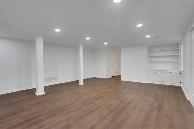 $975,000 | 681 Hampton Place Southwest, Marietta, GA 30064