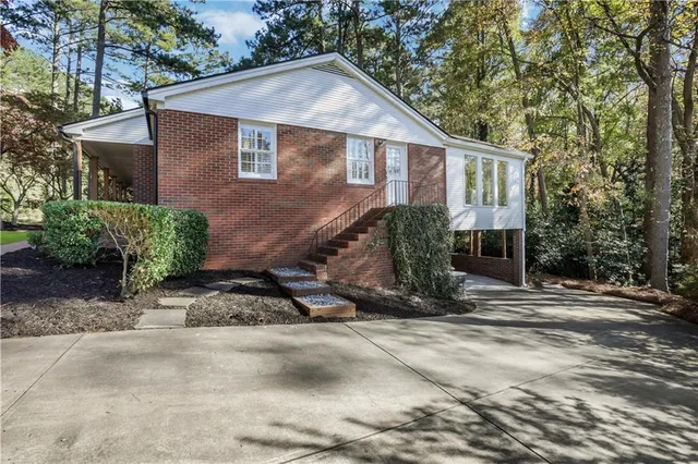 $975,000 | 681 Hampton Place Southwest, Marietta, GA 30064