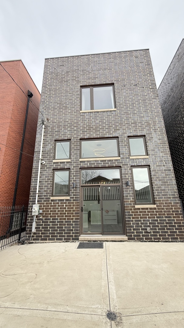 3422 South Normal Avenue Chicago, IL 60616 - Photo 47 of 48 front view of a building