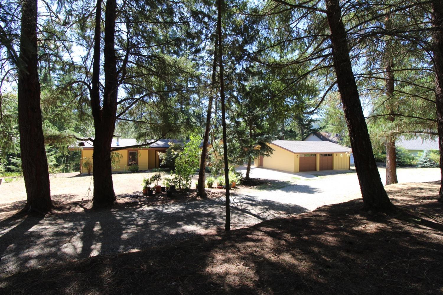 8775 North Applegate Road Grants Pass, OR 97527 - Photo 1 of 31 Primary Photo