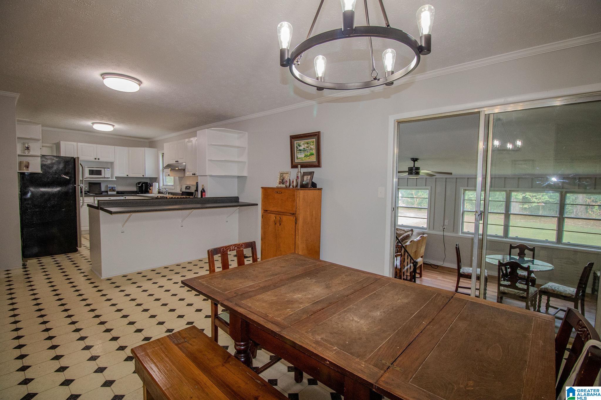 1307 Robertson Road Anniston, AL 36207 - Photo 6 of 32
