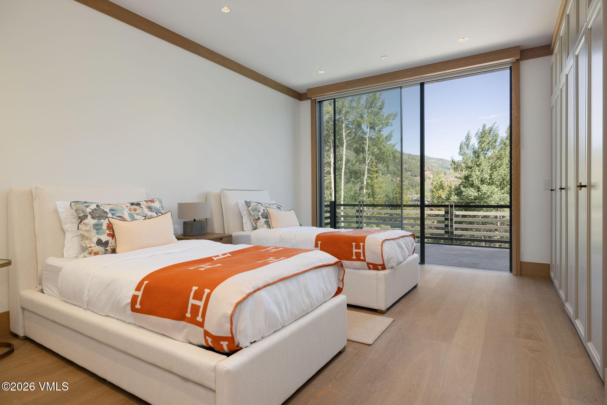 466 West Forest Road Vail, CO 81657 - Photo 10 of 20 2606_466_forest_rd_a_interior_bed03