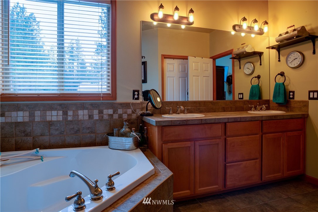 901 Old Cedars Road Cle Elum, WA 98922 - Photo 21 of 40