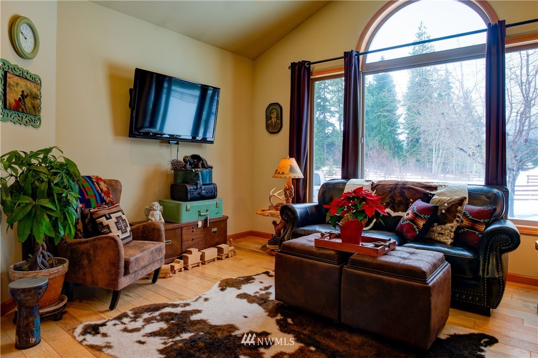 901 Old Cedars Road Cle Elum, WA 98922 - Photo 9 of 40