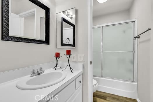49 Remington Irvine, CA 92620 - Photo 14 of 26 a bathroom with a sink and a mirror
