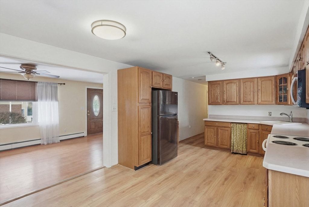 6 Rear Perkins Street Peabody, MA 01960 - Photo 4 of 28