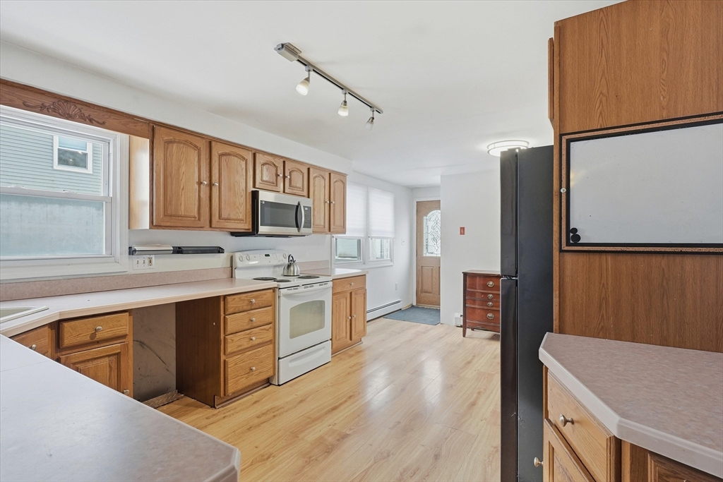 6 Rear Perkins Street Peabody, MA 01960 - Photo 6 of 28