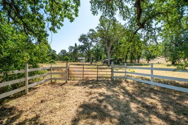 $500,000 | 10855 Beaver Road, Oak Run, CA 96069
