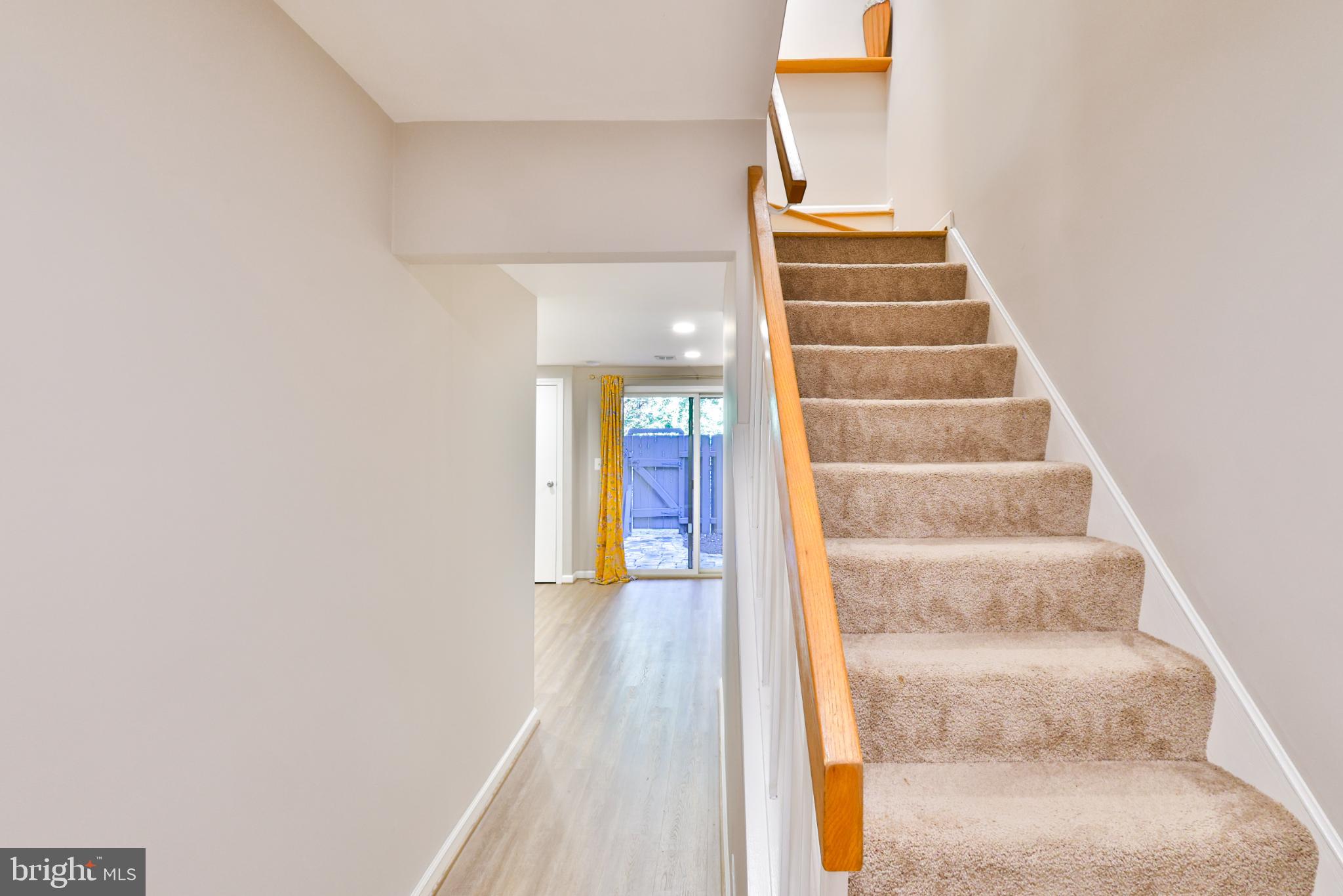 11817 Coopers Court Reston, VA 20191 - Photo 37 of 58 a view of an entryway