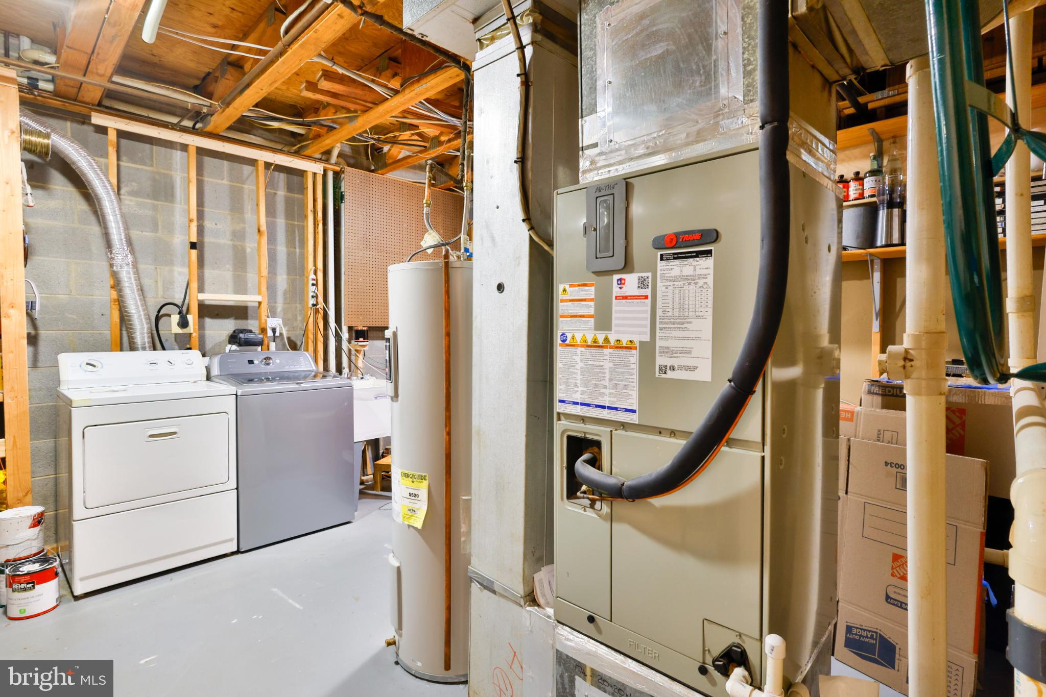 11817 Coopers Court Reston, VA 20191 - Photo 43 of 58 a utility room with dryer and washer