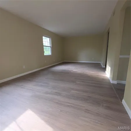 $74,900 | 6670 Chesapeake Drive, Unit D, Florissant, MO 63033