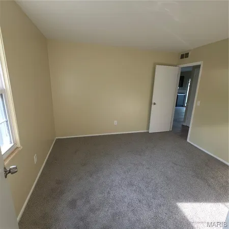 $74,900 | 6670 Chesapeake Drive, Unit D, Florissant, MO 63033