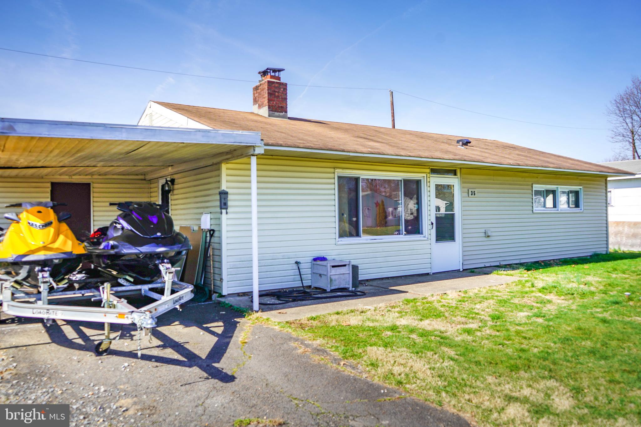 35 Balsam Road Levittown, PA 19057 - Photo 3 of 10 Gallery Image 3