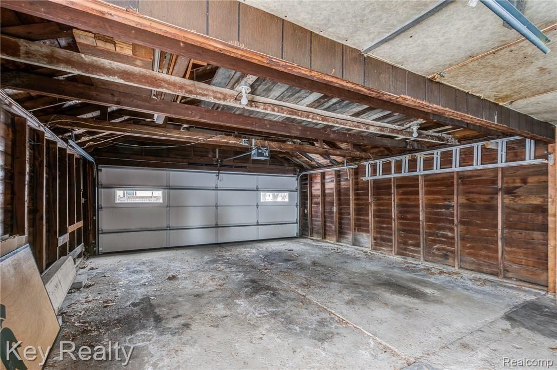 2911 North Custer Road Monroe, MI 48162 - Photo 28 of 28 2911 North Custer-133HDR_2048px.jpg