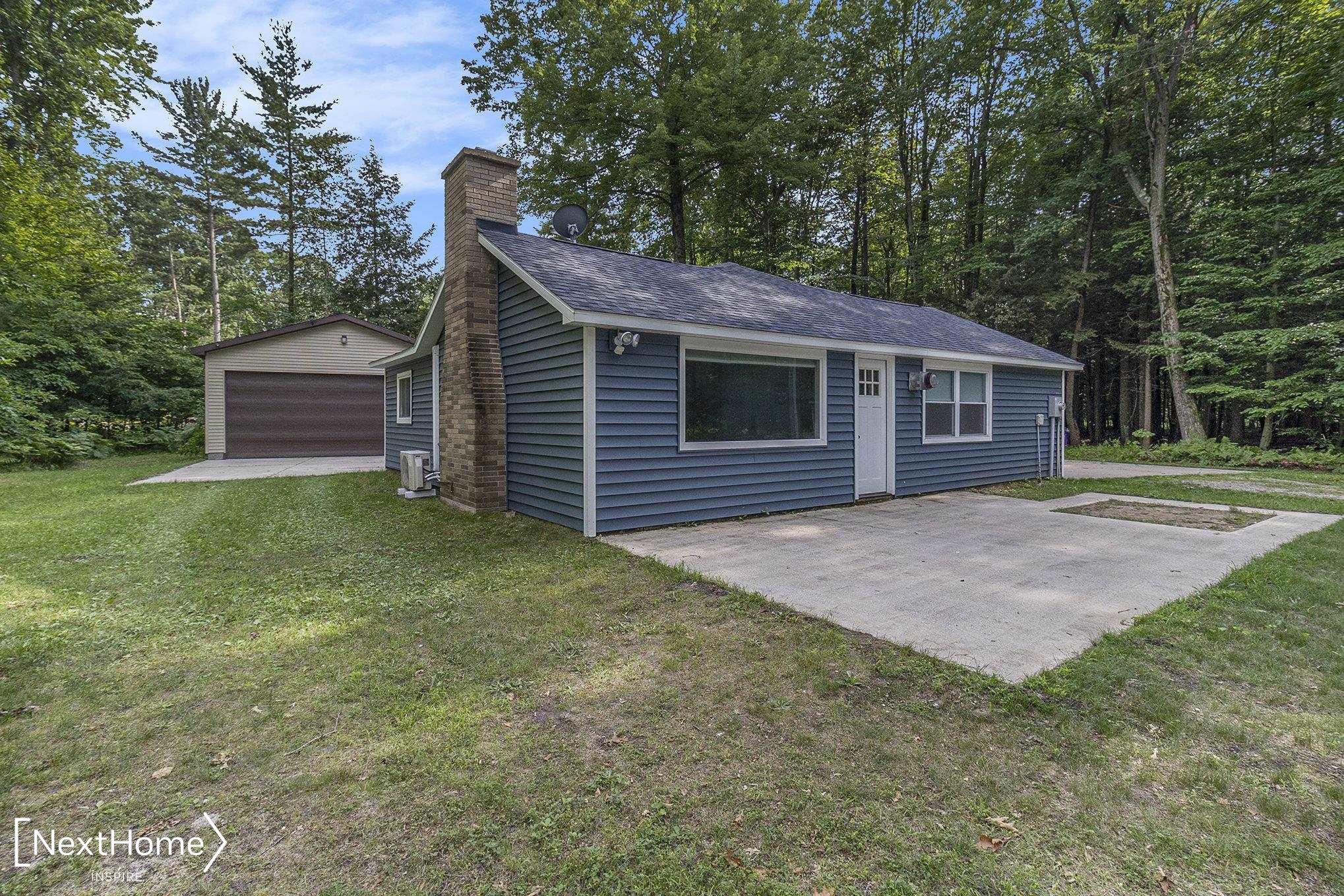 8653 West Duck Road Mears, MI 49436 - Photo 2 of 36 50147385-a283be07-ccb3-48e0-9bb0-f7a5246eca39.JPG