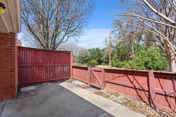 $165,000 | 5226 Lake Shore Drive, Waco, TX 76710