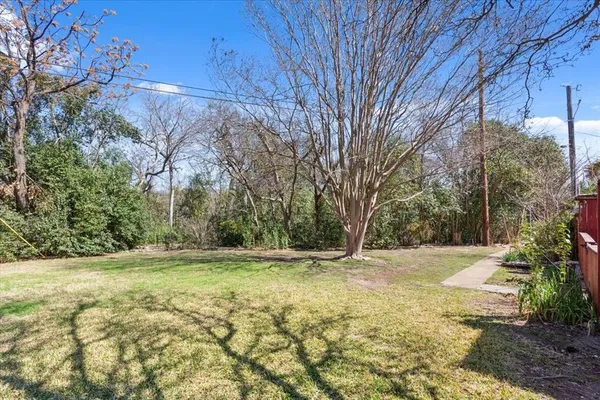 $165,000 | 5226 Lake Shore Drive, Waco, TX 76710