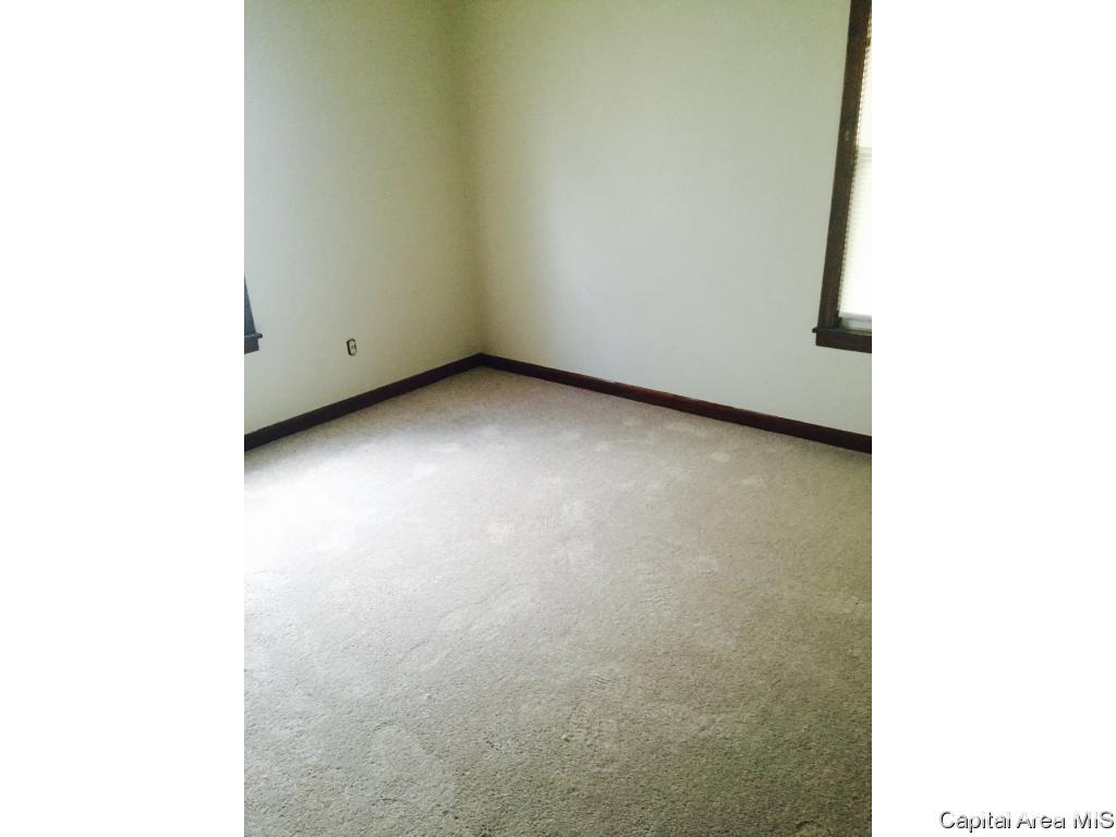 2228 South 13th Street Springfield, IL 62703 - Photo 3 of 6