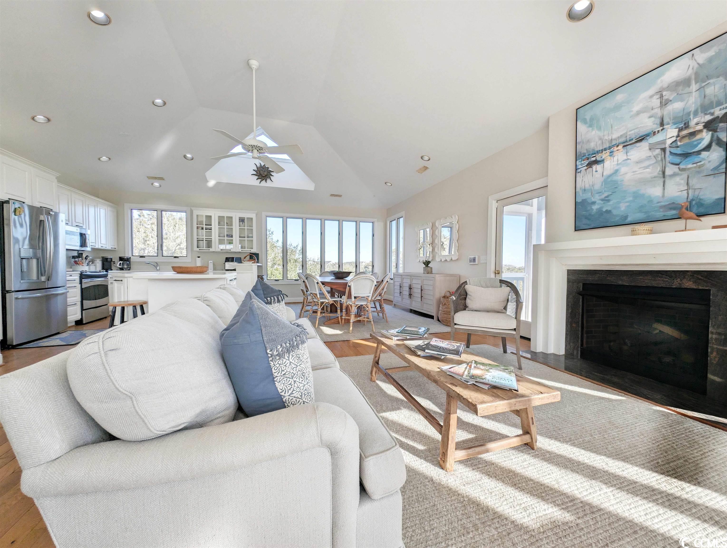 336 Inlet Point Drive Pawleys Island, SC 29585 - Photo 6 of 40 Gallery Image 6