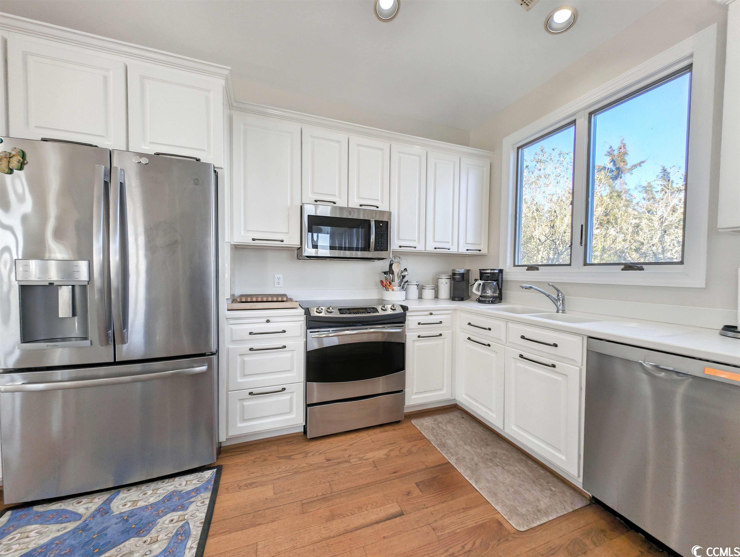 336 Inlet Point Drive Pawleys Island, SC 29585 - Photo 10 of 40 Gallery Image 10