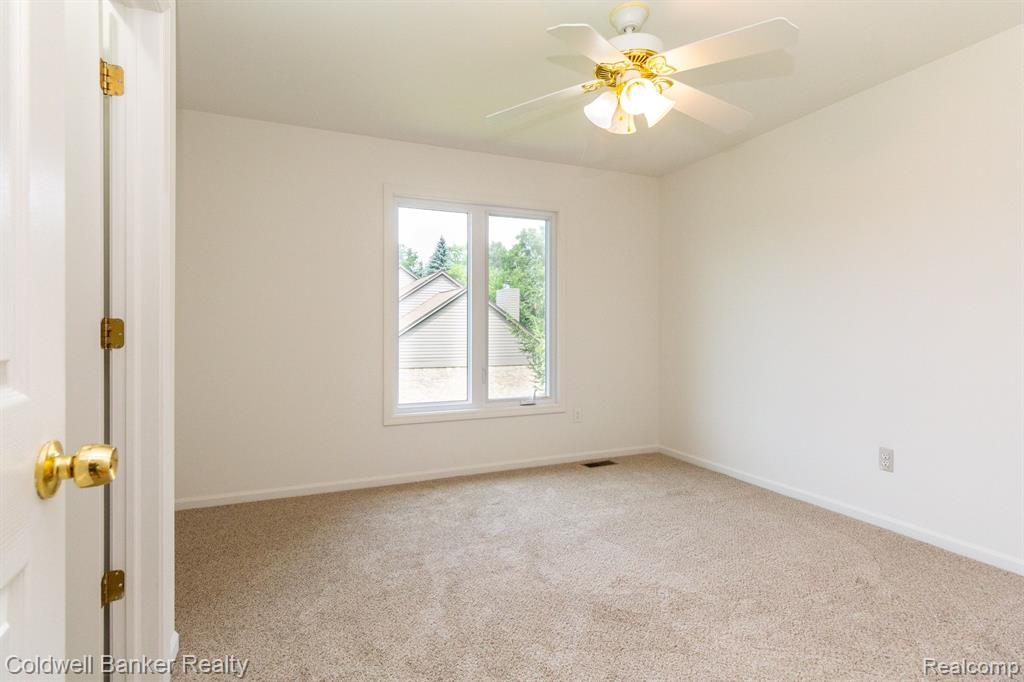 3870 Beechcrest Road Rochester Hills, MI 48309 - Photo 31 of 47