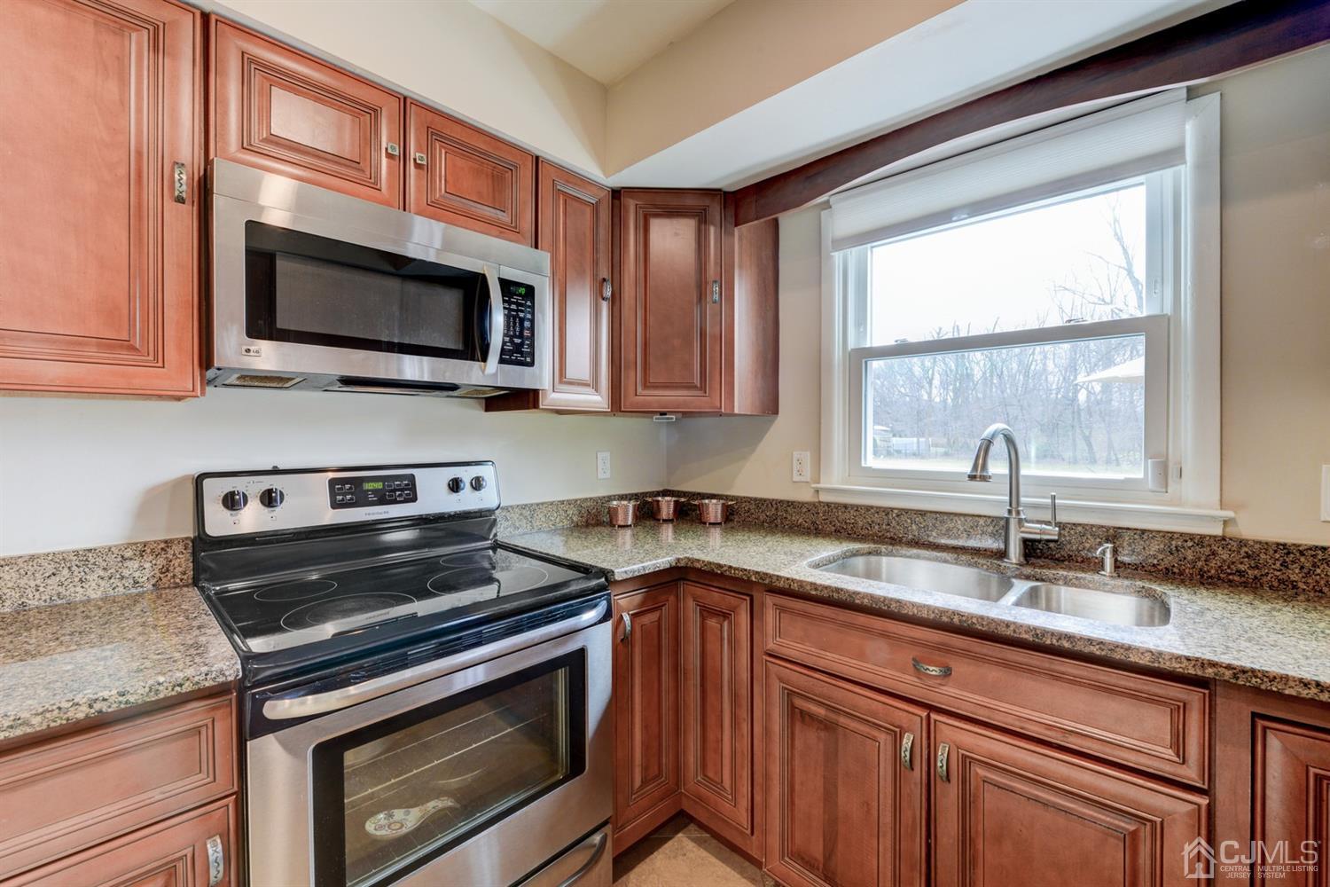 10 Brian Road East Brunswick, NJ 08816 - Photo 11 of 31 Gallery Image 11