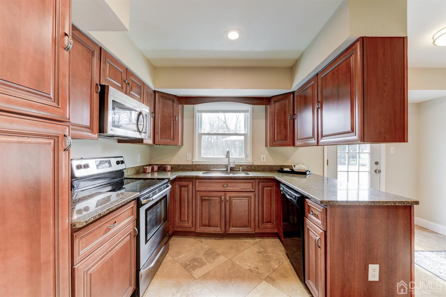 10 Brian Road East Brunswick, NJ 08816 - Photo 12 of 31 Gallery Image 12
