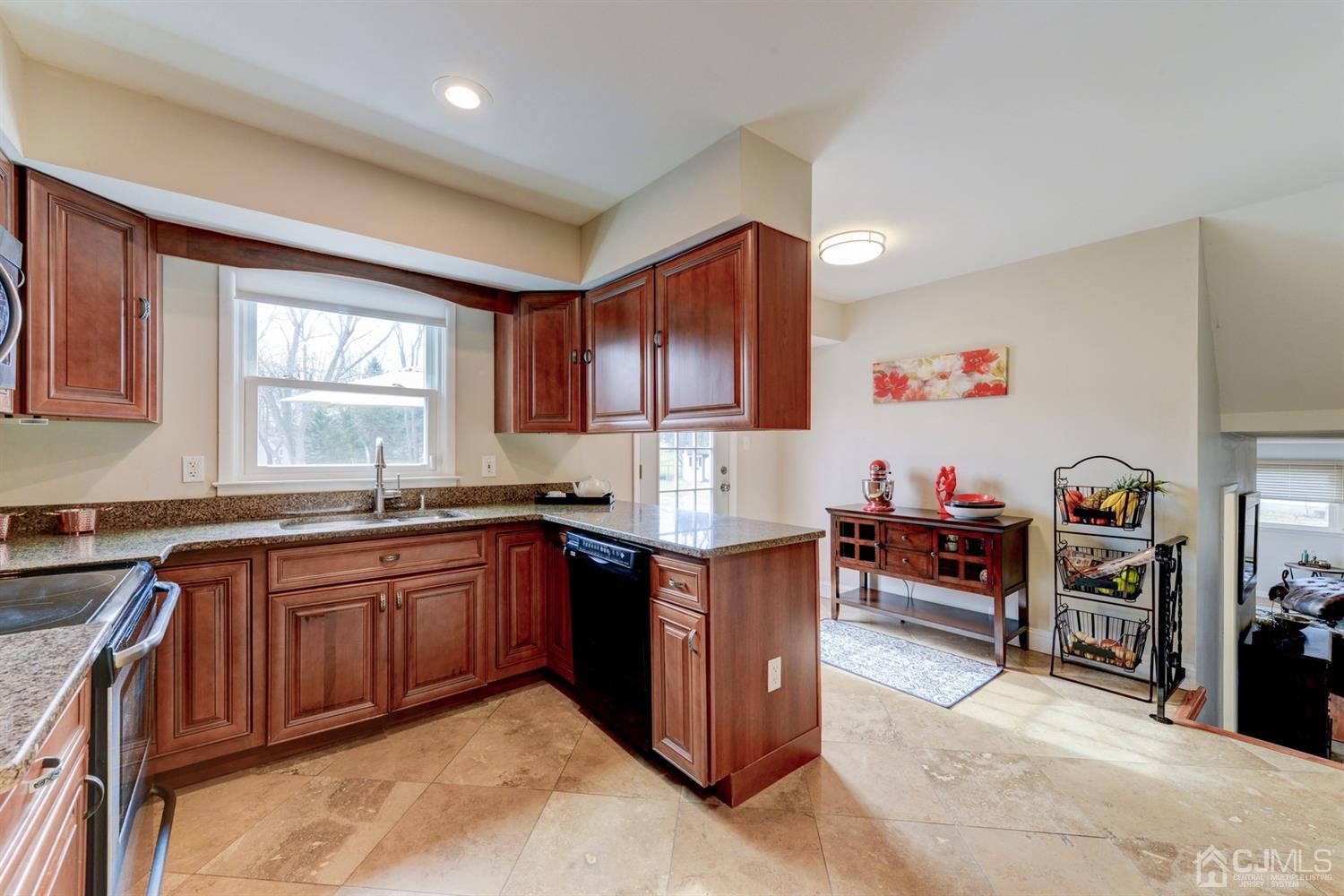 10 Brian Road East Brunswick, NJ 08816 - Photo 9 of 31 Gallery Image 9