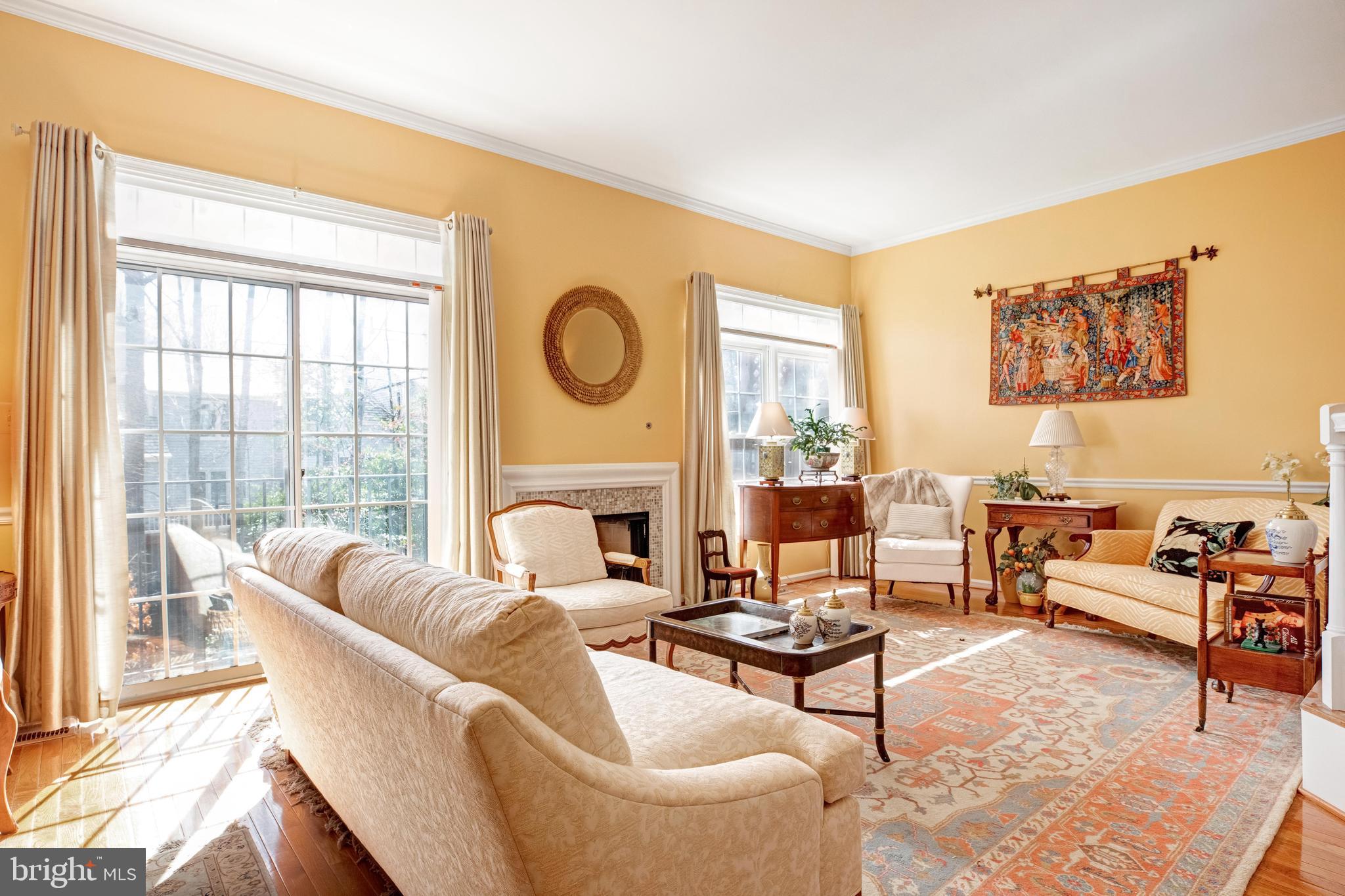 1245 Woodbrook Court Reston, VA 20194 - Photo 18 of 44 living room
