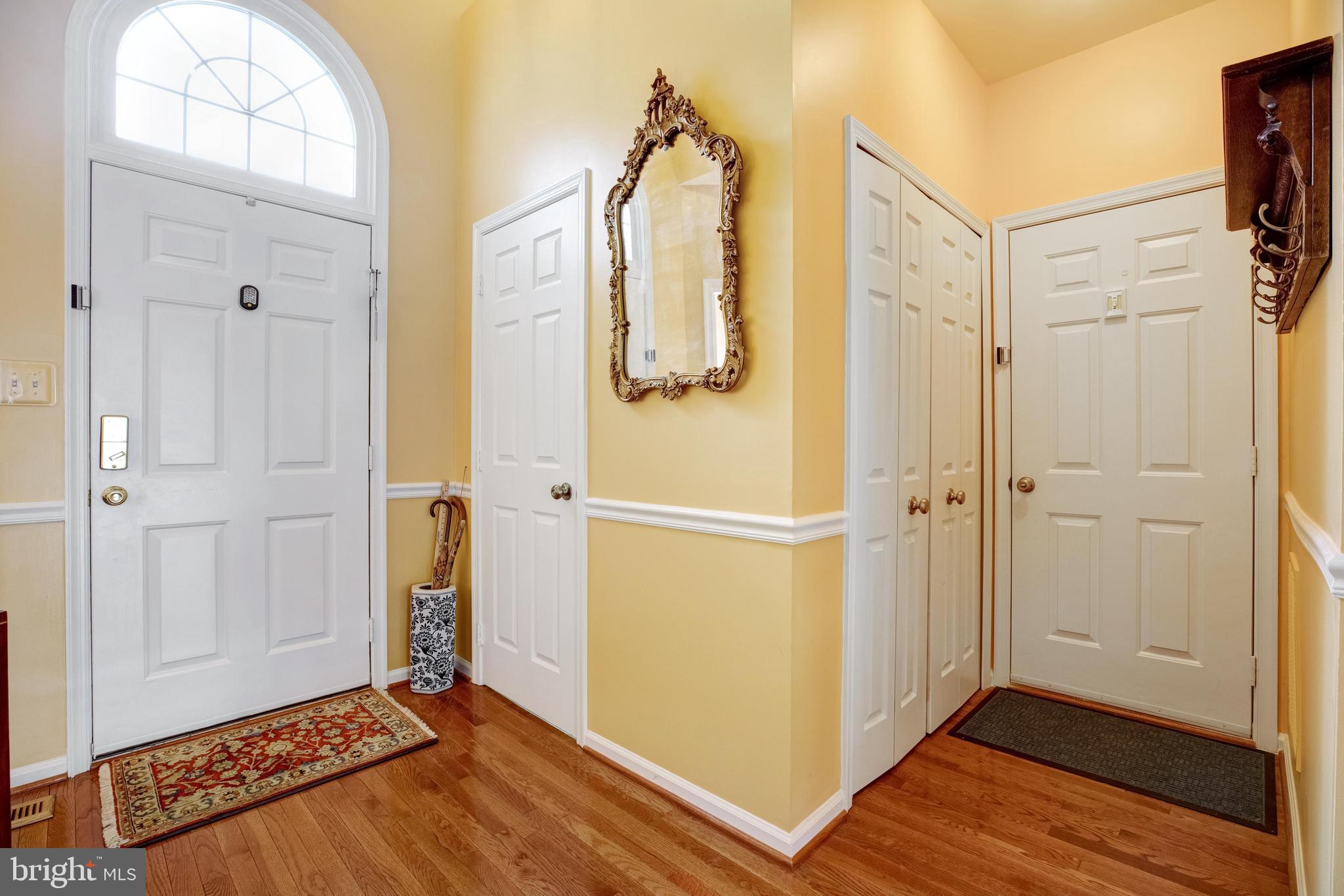 1245 Woodbrook Court Reston, VA 20194 - Photo 6 of 44 entry foyer