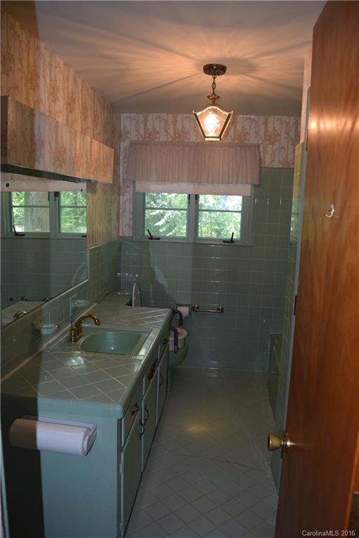 353 Kimmswick Road Charlotte, NC 28214 - Photo 13 of 17 Gallery Image 13