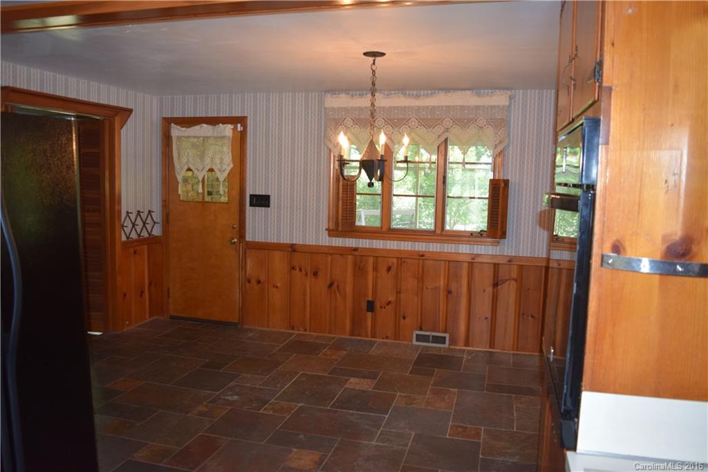 353 Kimmswick Road Charlotte, NC 28214 - Photo 8 of 17 Gallery Image 8