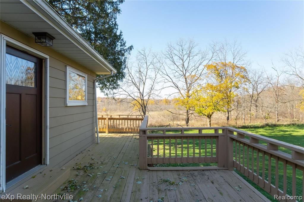 9051 North Latson Road Howell, MI 48855 - Photo 16 of 61