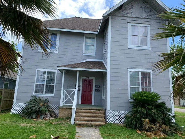 $950 | 2210 Sabine Pass Avenue, Beaumont, TX 77701