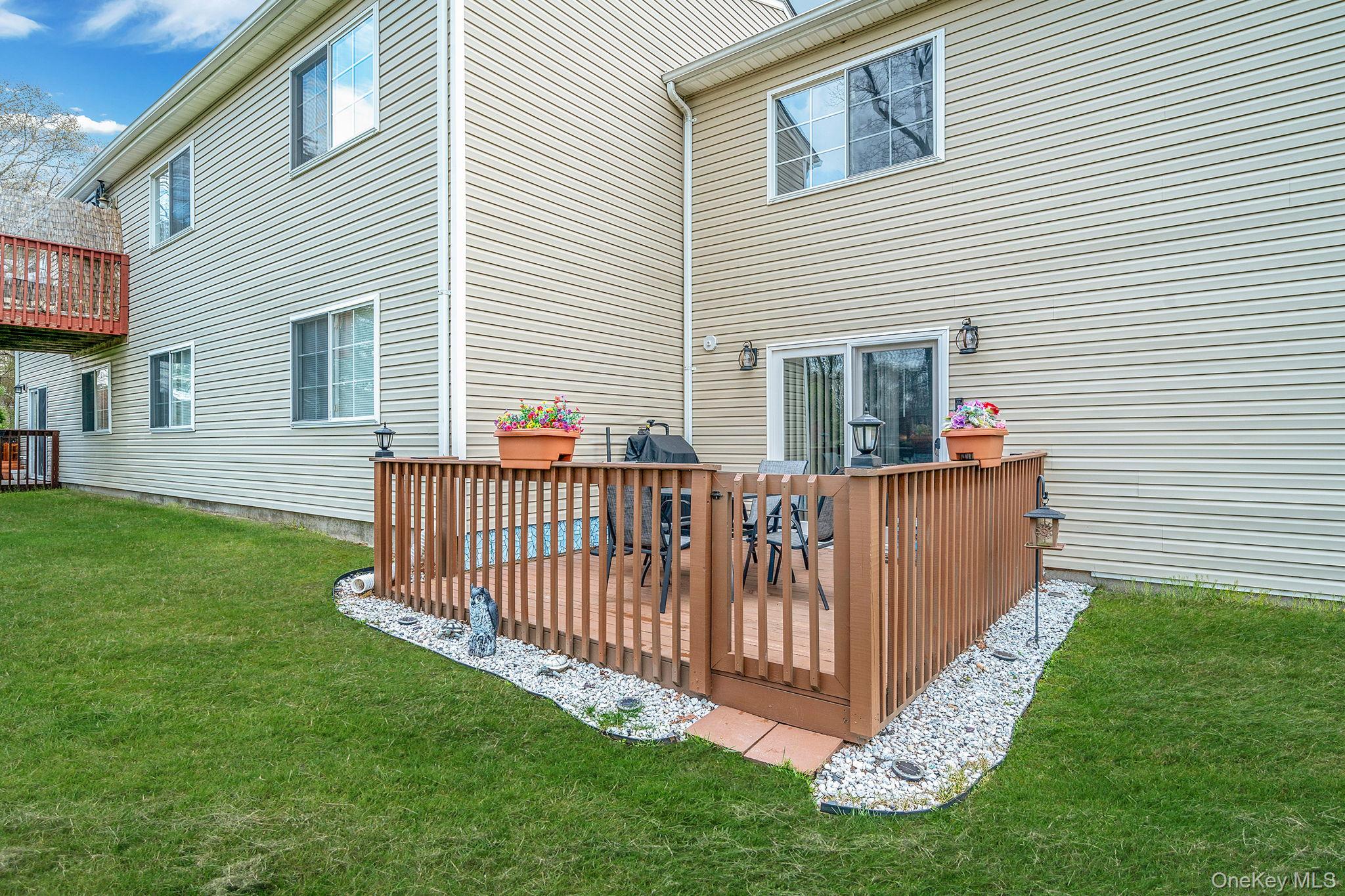 201 Lake Pointe Circle, Unit 201 Middle Island, NY 11953 - Photo 5 of 19