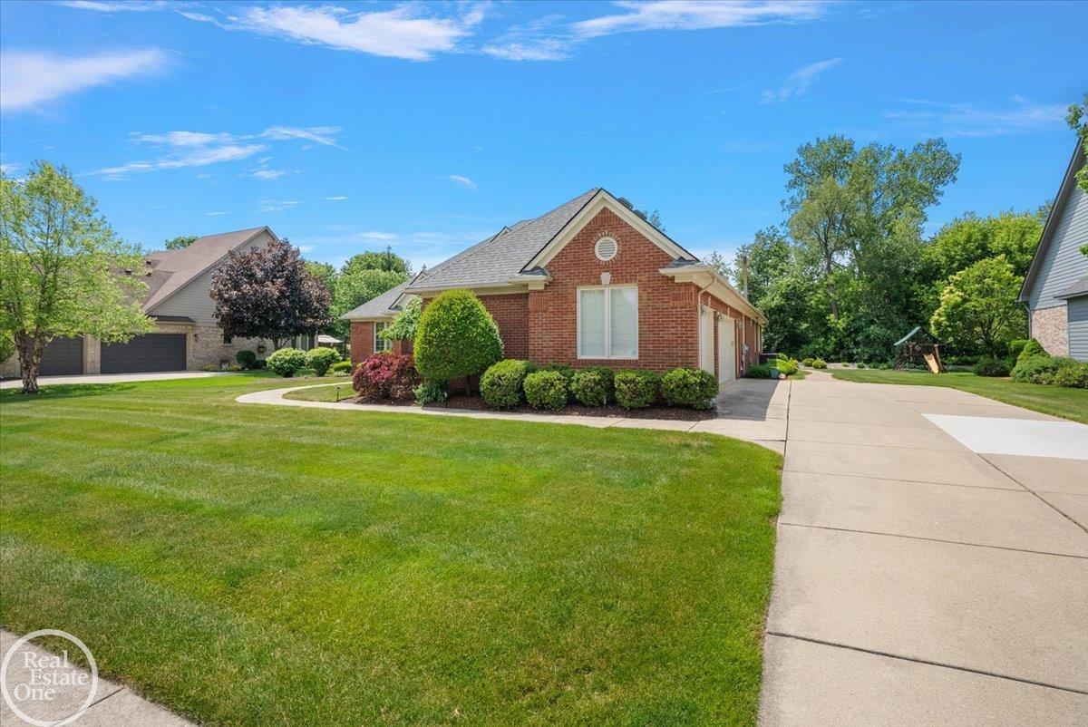 63815 Inverness, Unit #53 Washington, MI 48095 - Photo 4 of 71