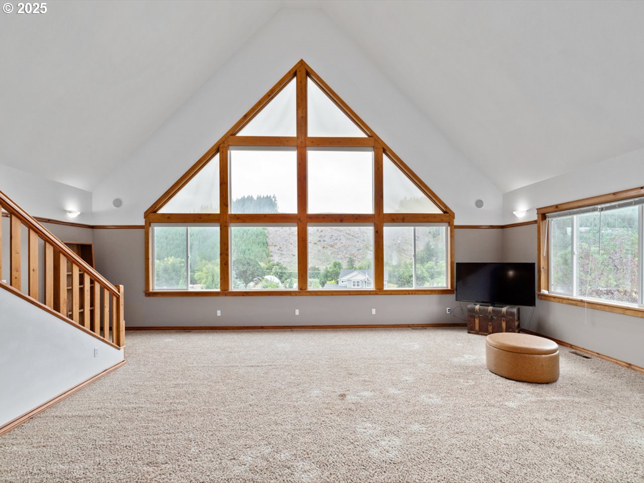 33678 Marys River Estates Road Philomath, OR 97370 - Photo 16 of 48 an empty room with furniture and windows