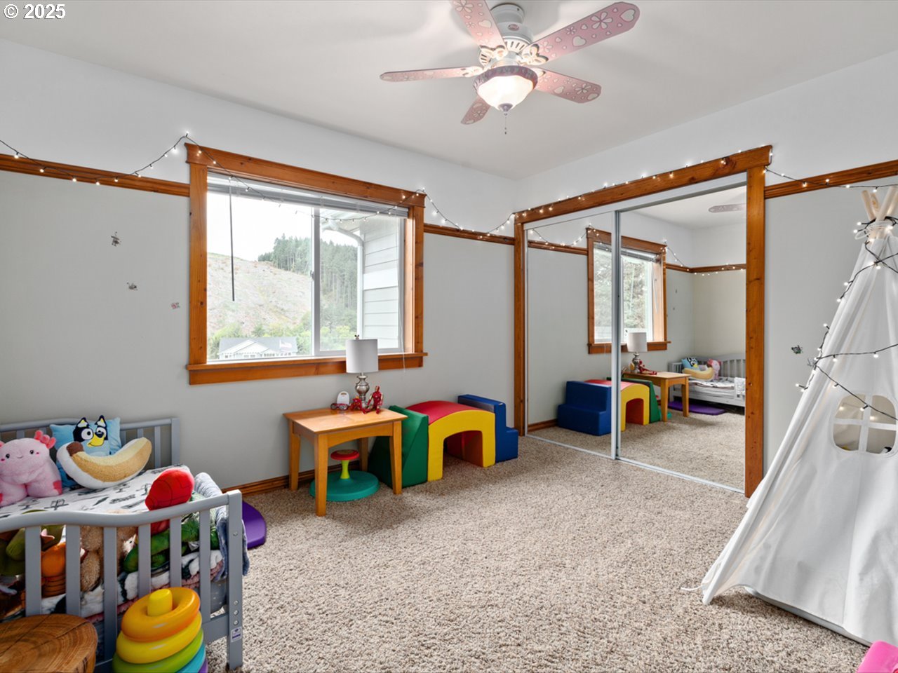33678 Marys River Estates Road Philomath, OR 97370 - Photo 46 of 48 a living room with furniture and a window