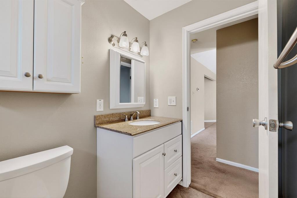 931 Mapleleaf Lane Coppell, TX 75019 - Photo 24 of 28 2nd full bath