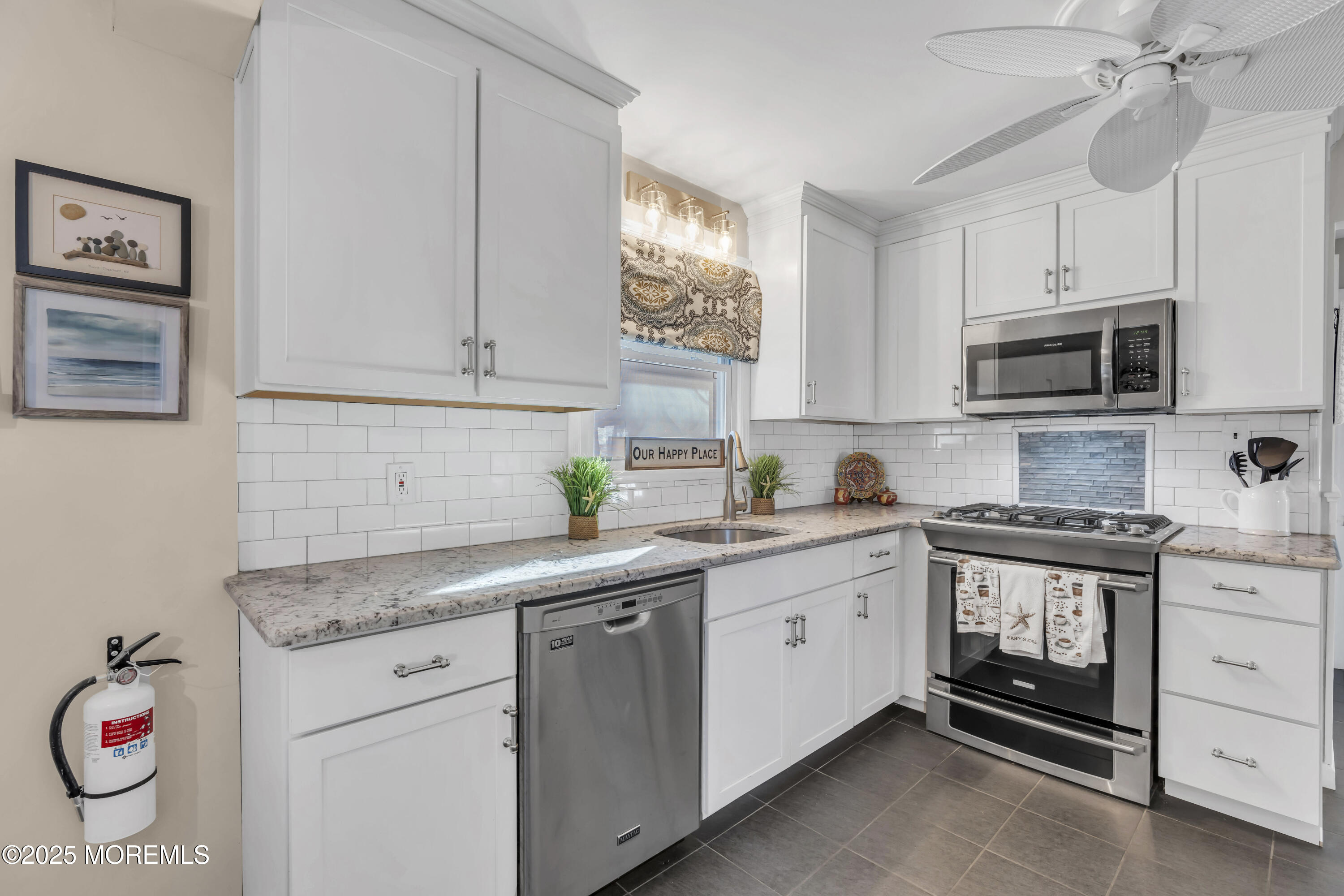 1855 Bay Boulevard Point Pleasant, NJ 08742 - Photo 13 of 32 061_dsc05850_280