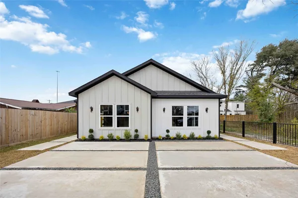 $2,150 | 8310 Mariah Street, Unit B, Houston, TX 77051