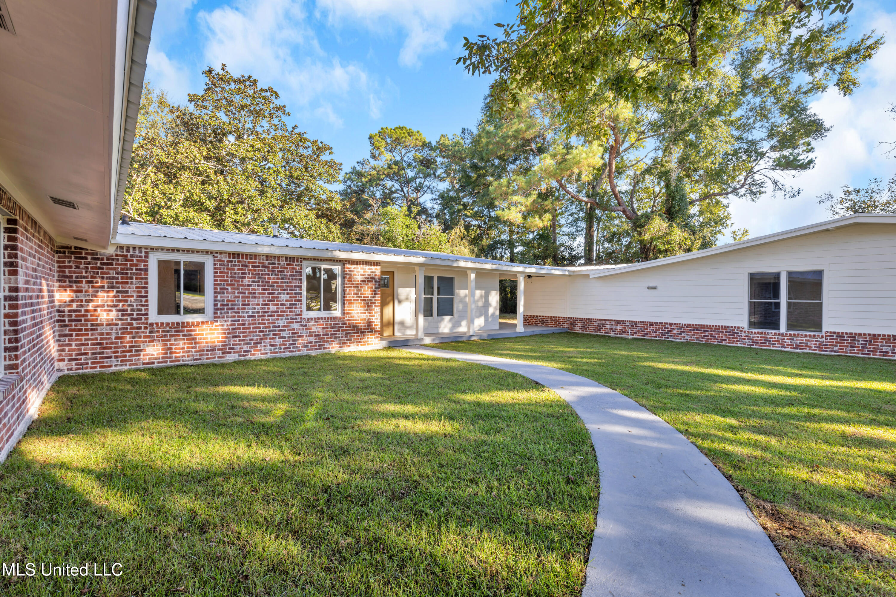 11554 Cedar Lake Road Biloxi, MS 39532 - Photo 8 of 69 11554CedarLake-8