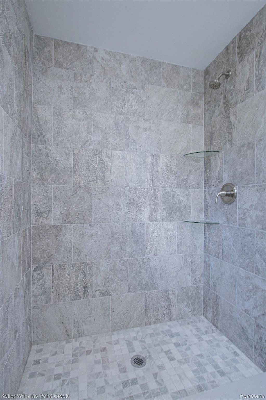6543 Clarkston Road Clarkston, MI 48346 - Photo 17 of 31 Gallery Image 17