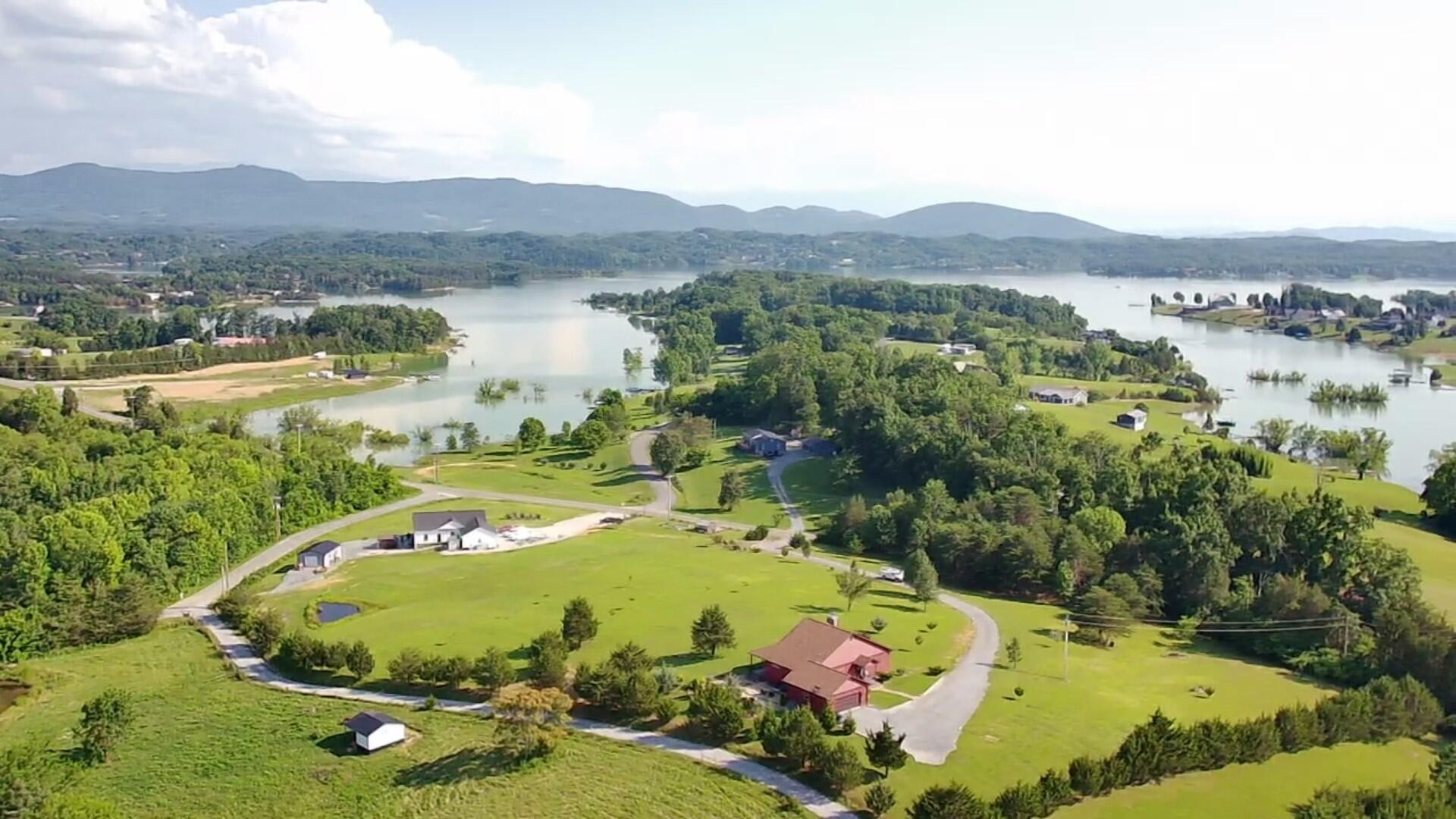 2236 Chestnut Hill Road Dandridge, TN 37725 - Photo 12 of 58 Gallery Image 12