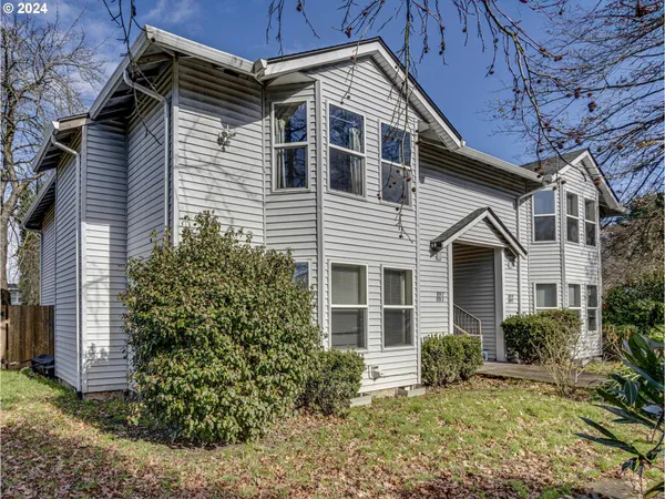 $999,900 | 8913 Southeast Rhone Street, Portland, OR 97266