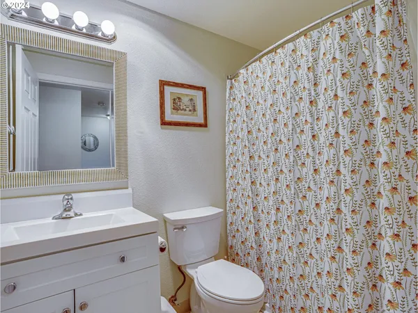 $999,900 | 8913 Southeast Rhone Street, Portland, OR 97266