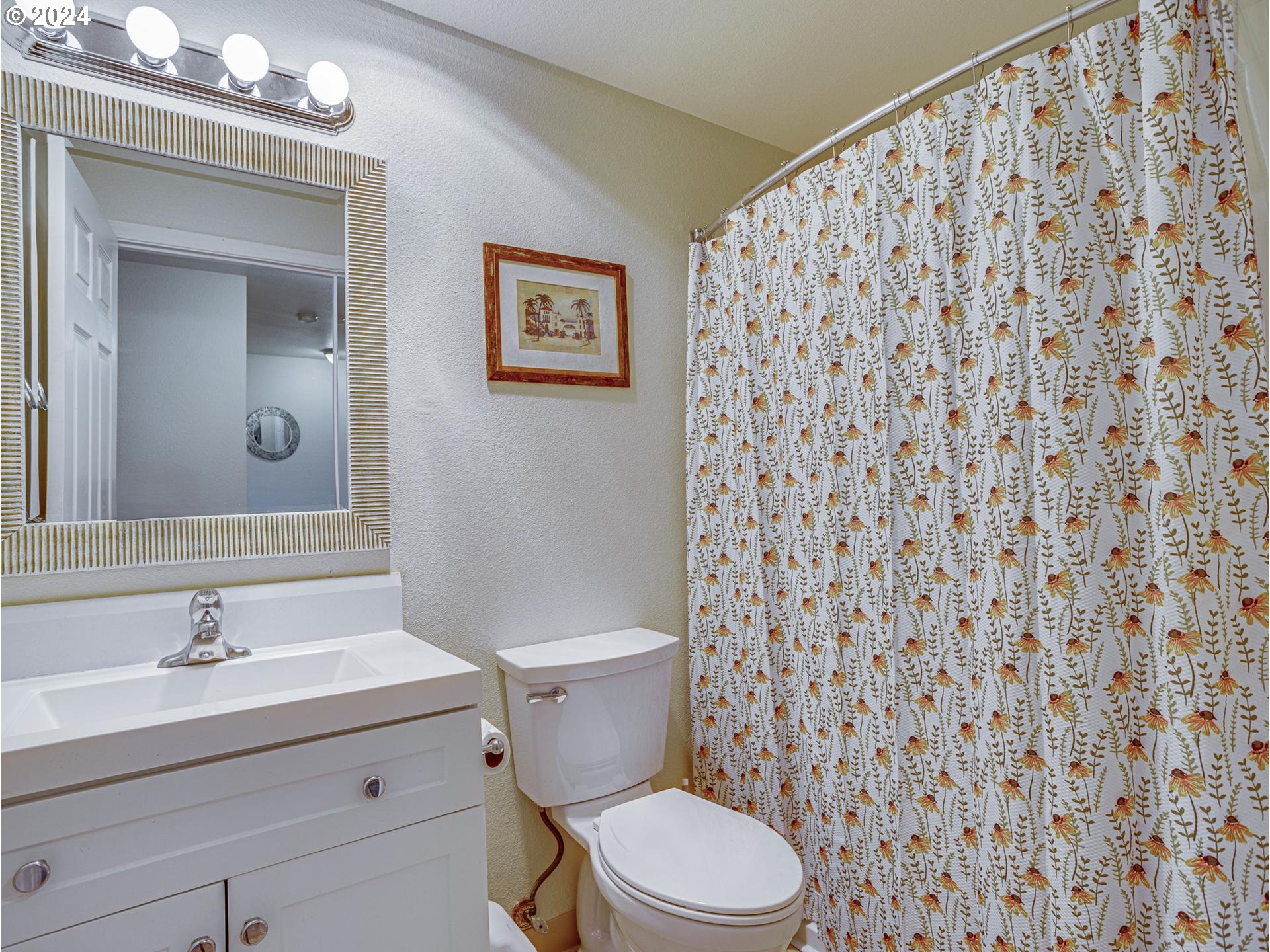 8913 Southeast Rhone Street Portland, OR 97266 - Photo 12 of 36